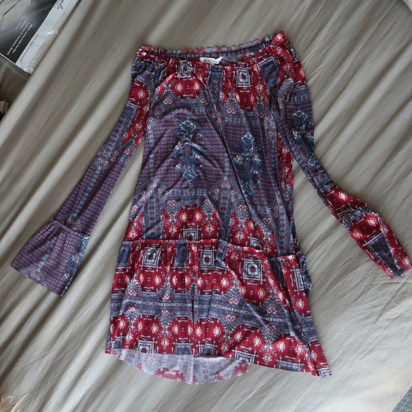 Bell Sleeved Mini Dress - Picture 4 of 4